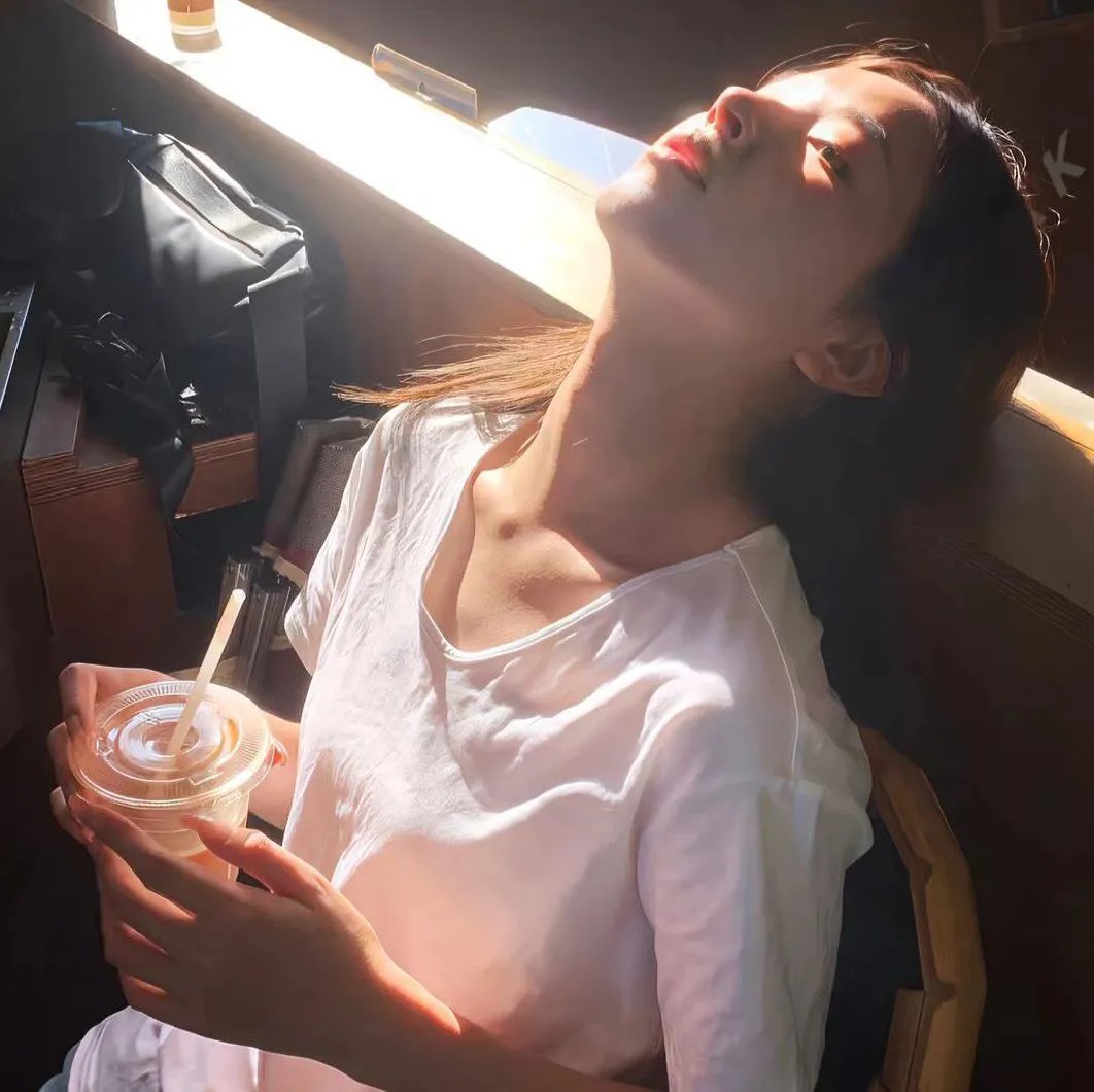 屋顶上的绿宝石